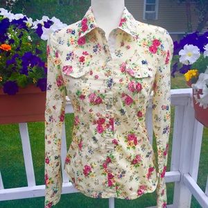 Lei fitted yellow floral Blouse size L Junior